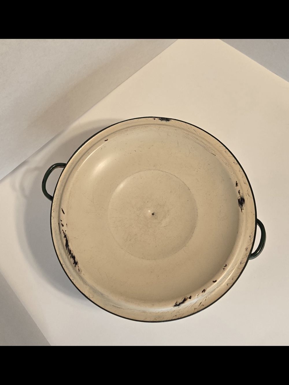 Vintage 1970s Cream Enamel Pot with Red Floral Design,Green Trim. - Picture 7 of 13